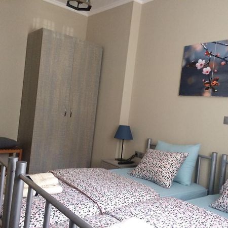 Petro'S Apartment Корча Екстер'єр фото
