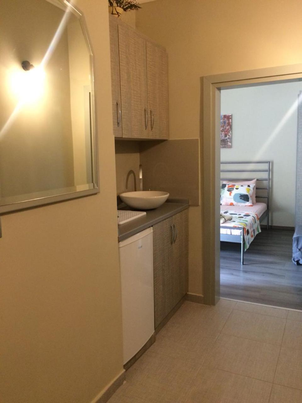 Petro'S Apartment Корча Екстер'єр фото