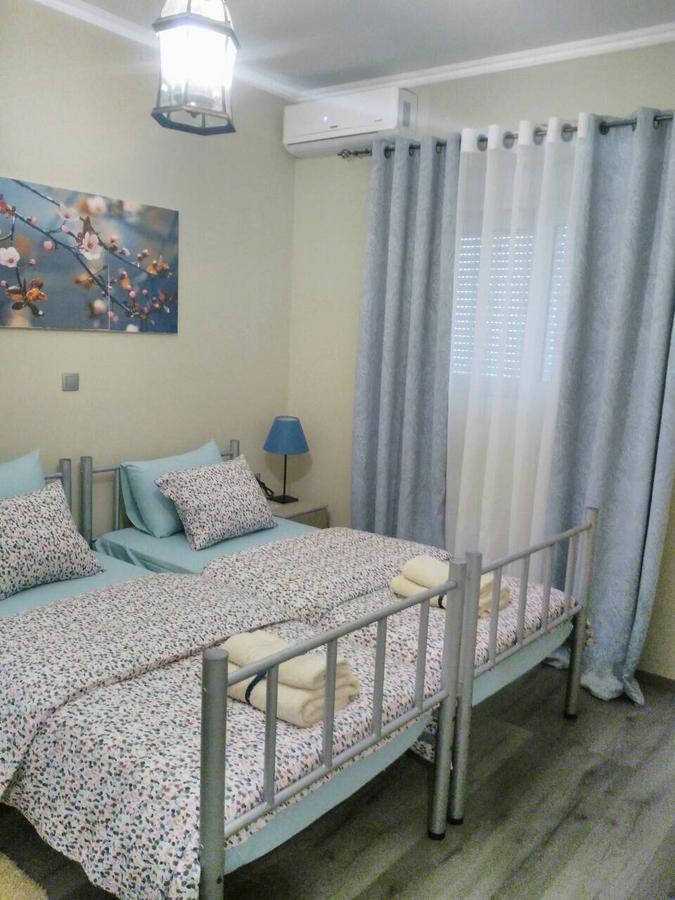 Petro'S Apartment Корча Екстер'єр фото